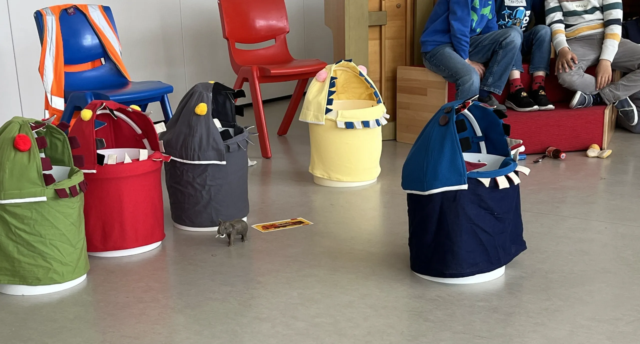 Müllmonster in den zweiten Klassen